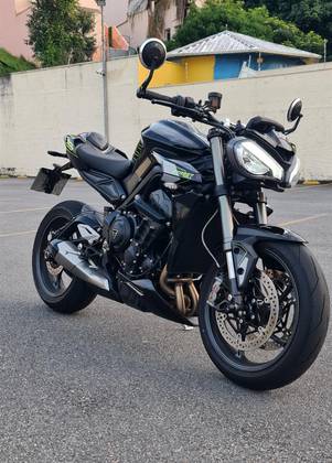 TRIUMPH STREET TRIPLE 765 RS TRIUMPH STREET TRIPLE 765 RS